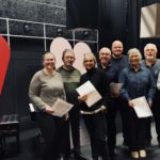 Nå er de i full gang med øving i Sanden Revyteater